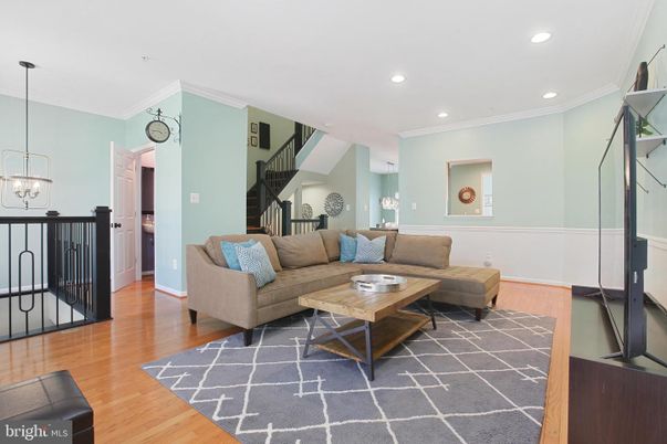 Interior, Living room, Pendant Lights, Recessed Lighting, Wood Texture Flooring