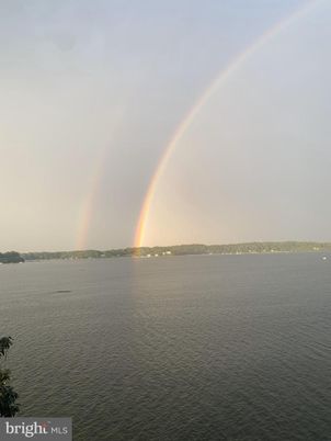 Exterior, Lake