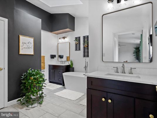 Bathroom, Dual Sink Vanities, Free Standing Baths, Interior