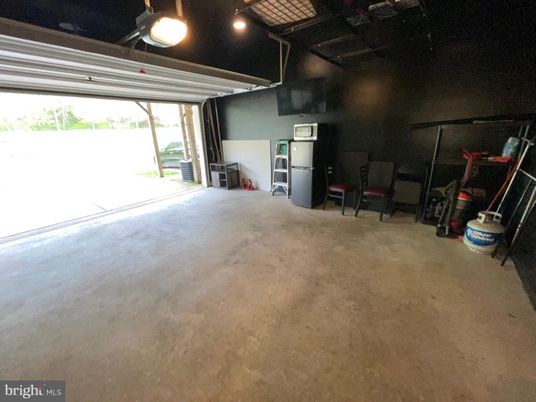 Garage, Interior