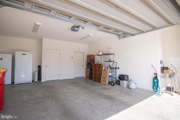 Garage, Interior