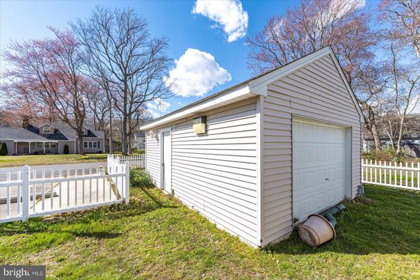 Backyard, Detached Garage, Exterior