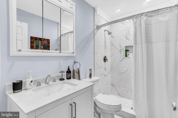 Bathroom, Interior, Marble Walls, Recessed Lighting