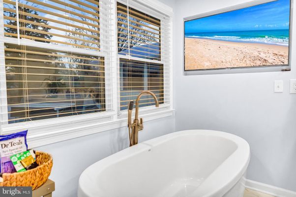 Bathroom, Free Standing Baths, Interior