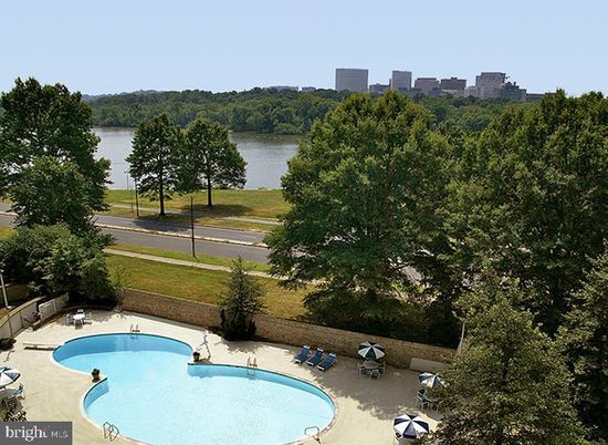 Exterior, Pool, Water