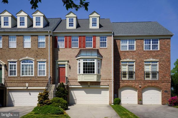 Attached, Exterior, Facade, Brick Facade, Rowhouse