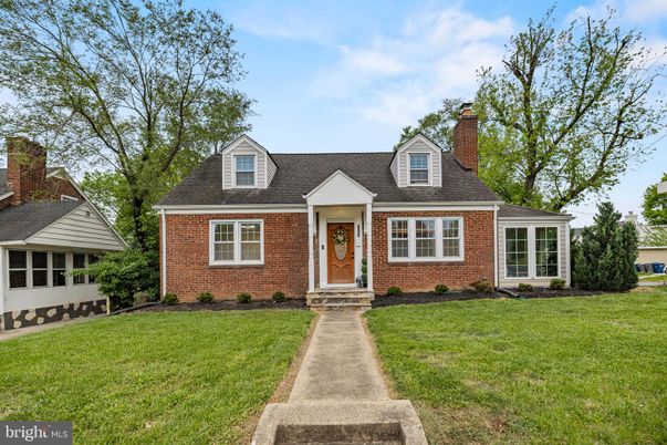 Attached, Exterior, Facade, Brick Facade, Cape Cod
