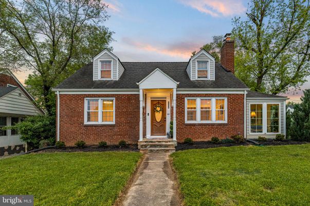 Exterior, Facade, Brick Facade, Cape Cod