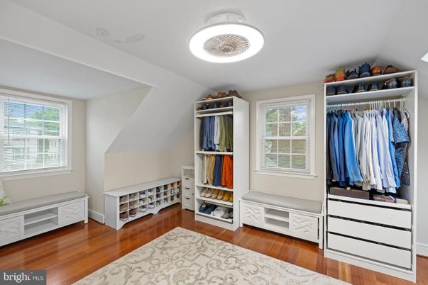 Interior, Walk-in Closets, Wood Texture Flooring