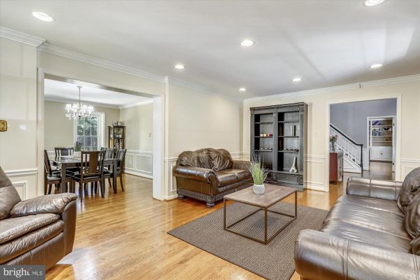 Chandelier, Dining room, Interior, Living room, Recessed Lighting, Wood Texture Flooring