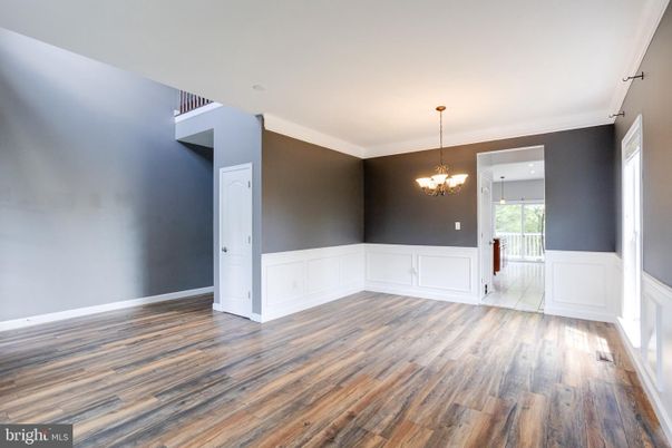 Chandelier, Empty room, Interior, Wood Texture Flooring