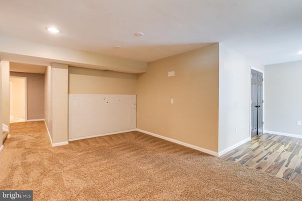 Empty room, Interior, Recessed Lighting