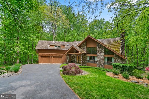 Attached, Exterior, Facade, Log Home