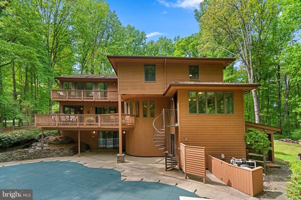 Backyard, Exterior, Hot Tub