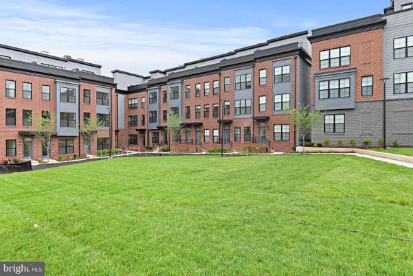 Backyard, Exterior, Facade, Brick Facade, Rowhouse