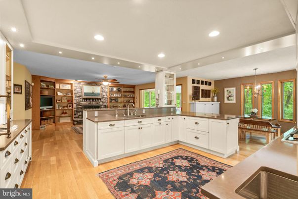 Chandelier, Dining room, Interior, Kitchen, Pendant Lights, Recessed Lighting, Wood Texture Flooring