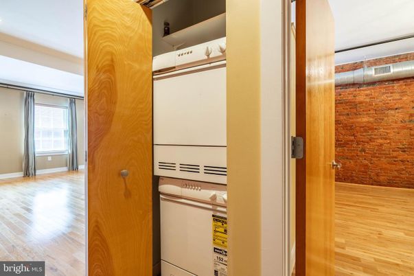 Interior, Utility Closets, Washer, Wood Texture Flooring
