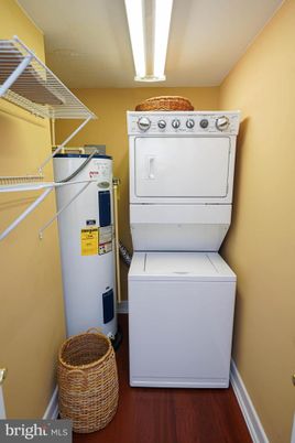 Interior, Utility Closets, Washer, Wood Texture Flooring