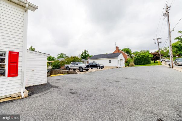 Detached Garage, Exterior