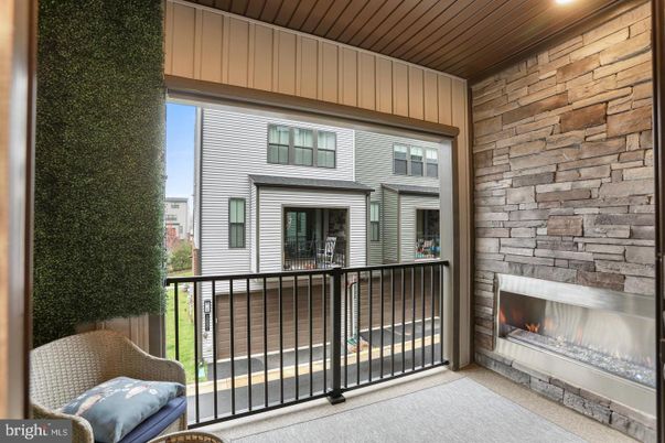 Exterior, Fireplace