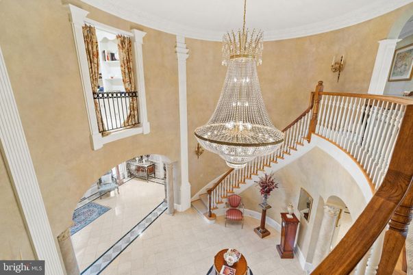 Chandelier, Interior
