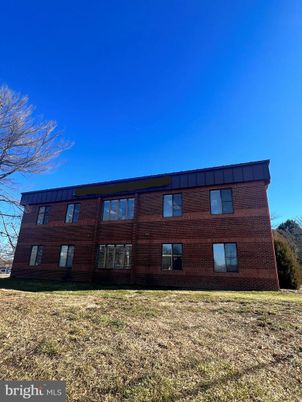 Exterior, Facade, Brick Facade, Modern