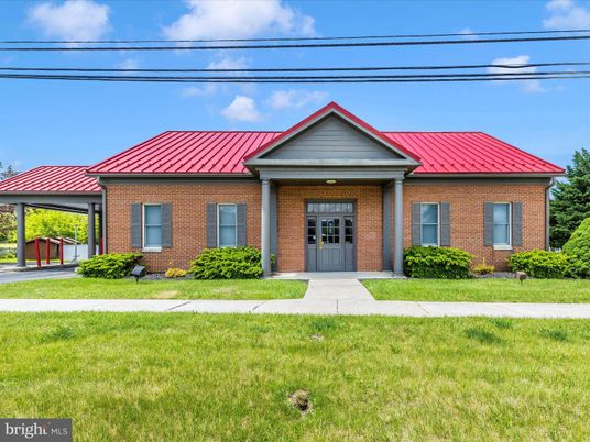 Exterior, Facade, Brick Facade, Brick Traditional
