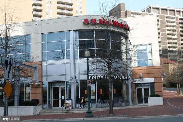 Exterior, Facade, Condo Building