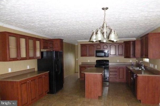 Chandelier, Interior, Kitchen