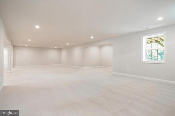 Empty room, Interior, Recessed Lighting