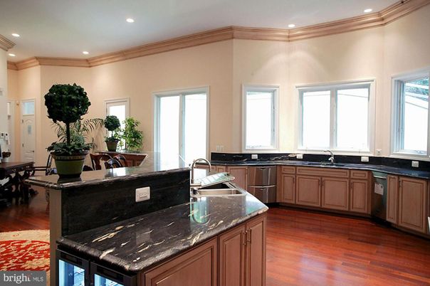 Dining room, Interior, Kitchen, Recessed Lighting, Stainless Steel Appliances, Wood Texture Flooring