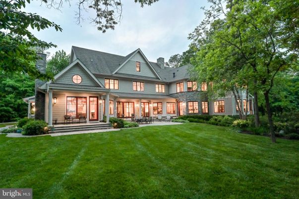 Backyard, Exterior, Facade, Queen Anne Victorian