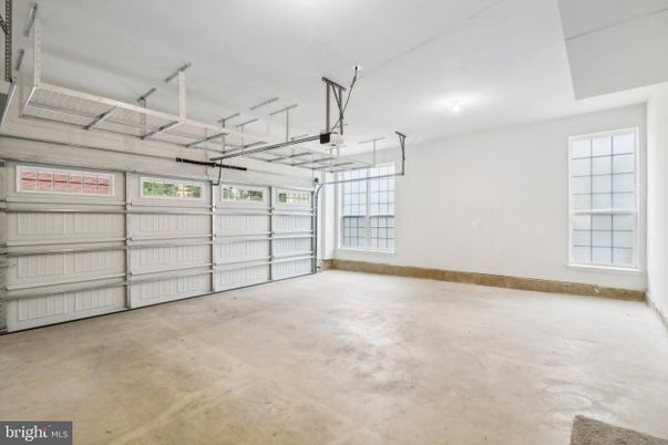 Garage, Interior