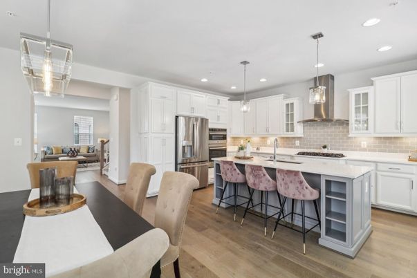 Interior, Kitchen, Living room, Pendant Lights, Recessed Lighting, Stainless Steel Appliances, Wood Texture Flooring