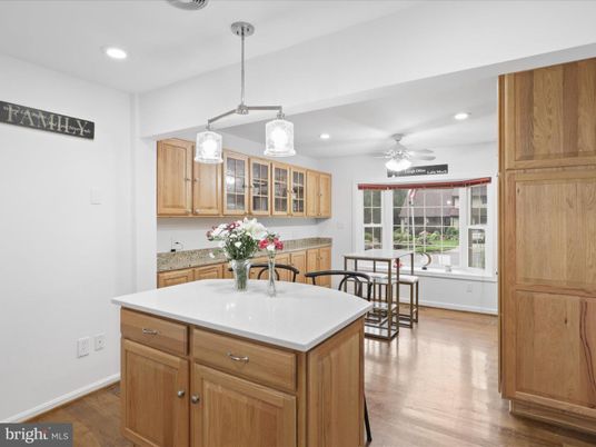 Dining room, Interior, Kitchen, Pendant Lights, Recessed Lighting, Wood Texture Flooring