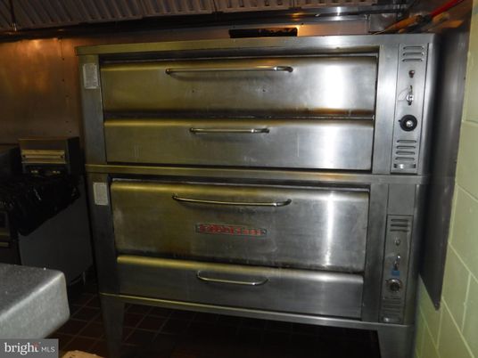 Interior, Stainless Steel Appliances