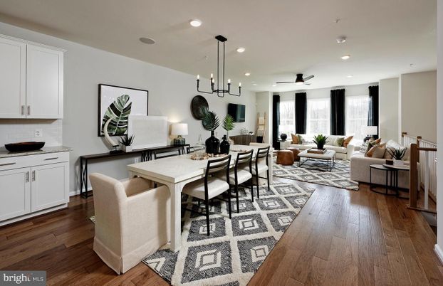 Dining room, Interior, Living room, Pendant Lights, Recessed Lighting, Wood Texture Flooring