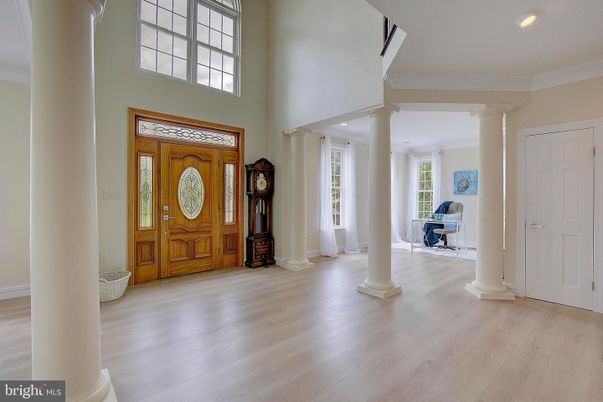 Interior, Piano, Recessed Lighting, Wood Texture Flooring