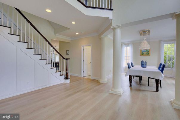 Chandelier, Dining room, Interior, Recessed Lighting, Wood Texture Flooring