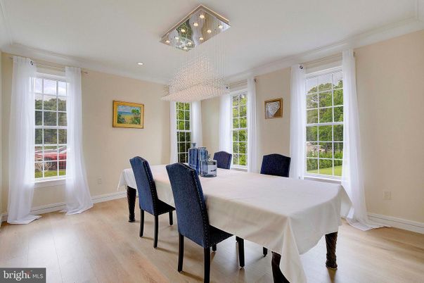 Chandelier, Dining room, Interior, Recessed Lighting, Wood Texture Flooring
