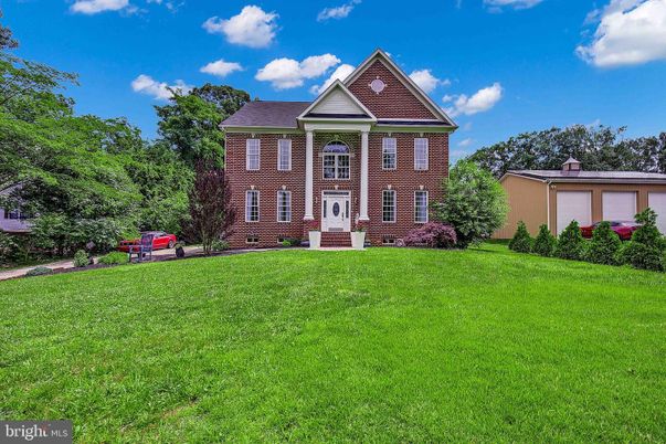Backyard, Exterior, Facade, Brick Facade, Georgian