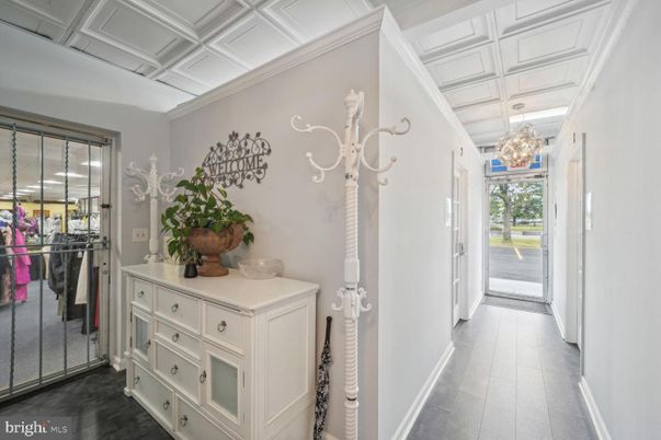 Chandelier, Interior, Wood Texture Flooring