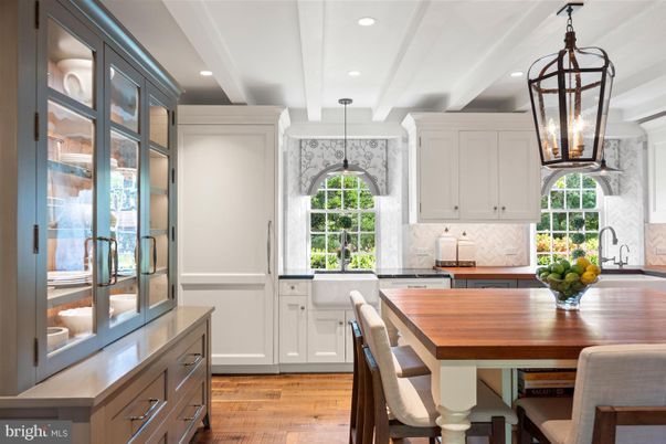 Dining room, Interior, Kitchen, Pendant Lights, Recessed Lighting, Wood Texture Flooring