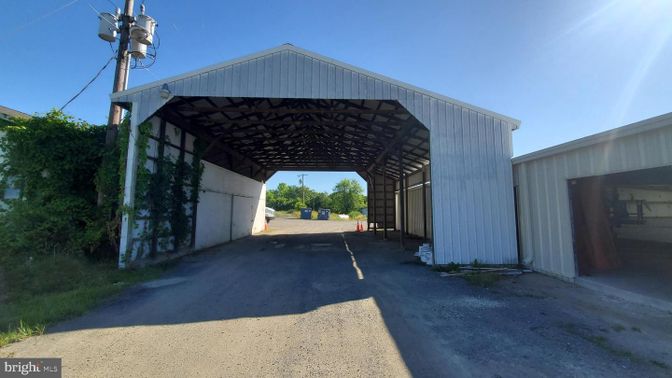 Detached Garage, Exterior