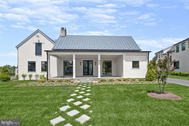 Backyard, Exterior, Facade, Farmhouse