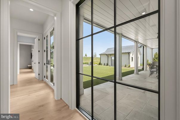 Interior, Recessed Lighting, Sun Room, Wood Texture Flooring