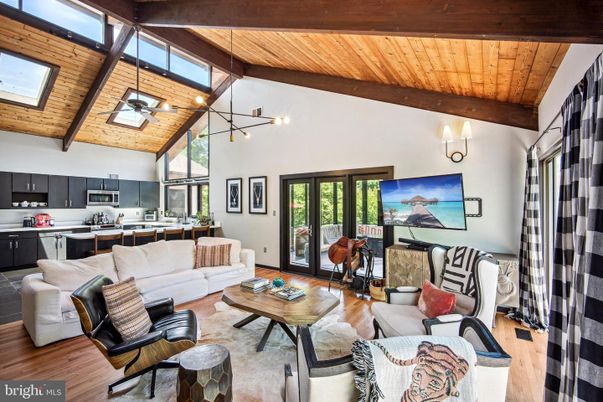 Interior, Kitchen, Living room, Pendant Lights, Wooden Beams, Wooden Ceilings, Wood Texture Flooring