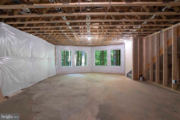 Empty room, Interior, Wooden Beams