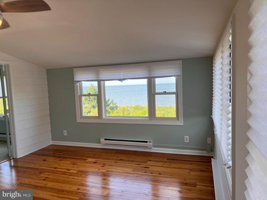 Empty room, Interior, Water, Wood Texture Flooring