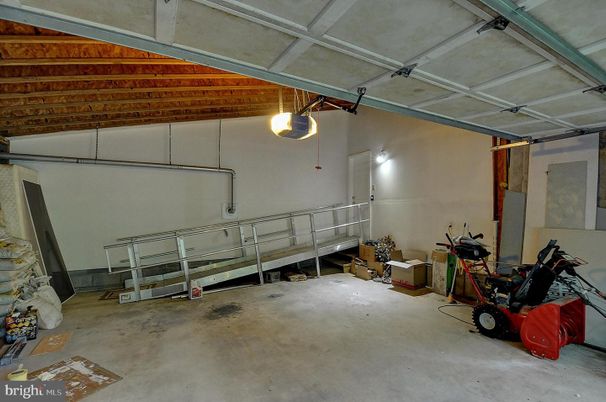 Garage, Interior